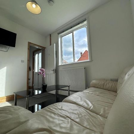 Browning House Bedrooms I Long Or Short Stay I Special Rate Available Derby Exterior foto